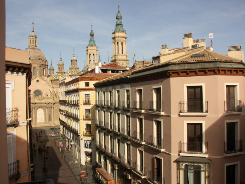 Dos Torres Pilar Suites- Balcones Con Vistas A La Ciudad Saragosse Extérieur photo
